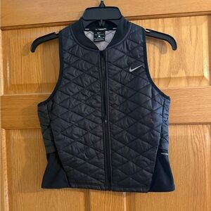 Nike Running Aerolayer black vest size women’s extra small (XS). Zipper pockets